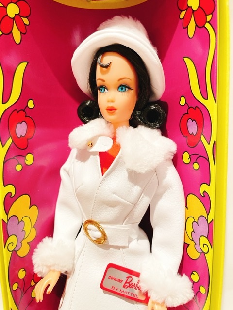 Red, White 'n Warm Barbie Doll -レッド、ホワイトアンドウォーム